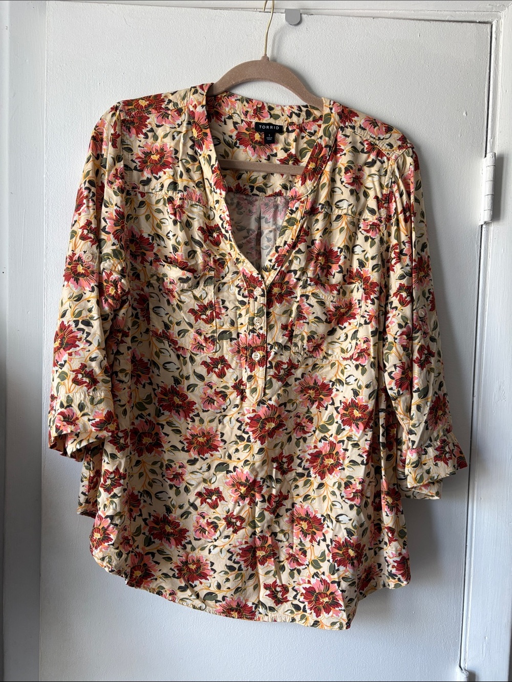 torrid Cream Floral Button-Front V-Neck Blouse with Red Flowers